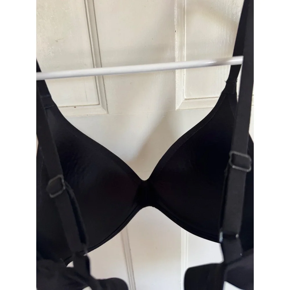 Wacoal black Comfort First wireless bra 856339 size 32B